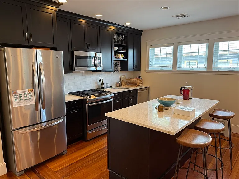 32-34 Chestnut St #32 — Photo 3