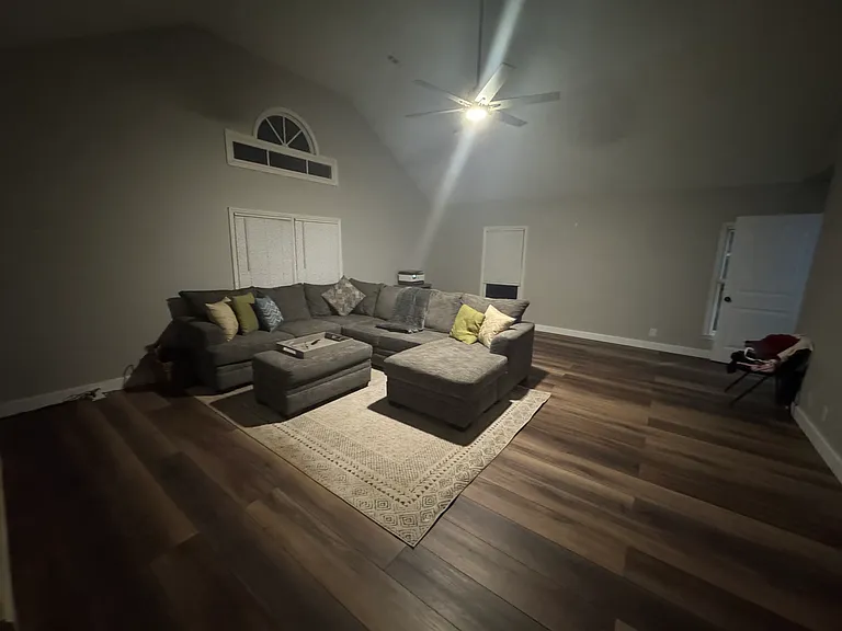 405 Wexford Ct — Photo 11