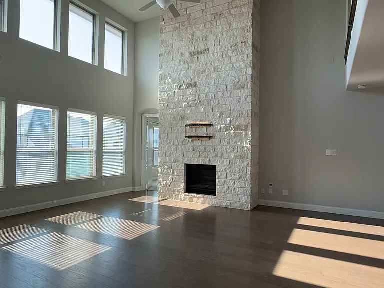 2620 Walnut Creek Ln — Photo 4