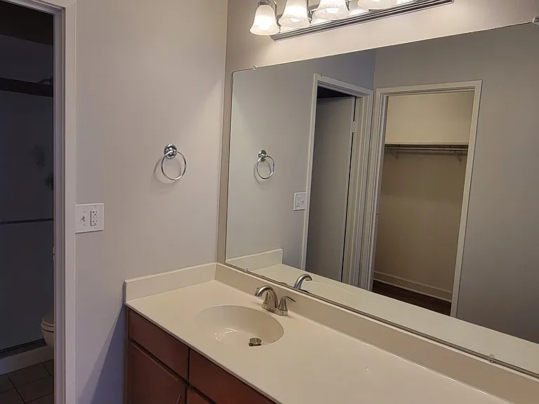 Farmingdale Apartments — Photo 60