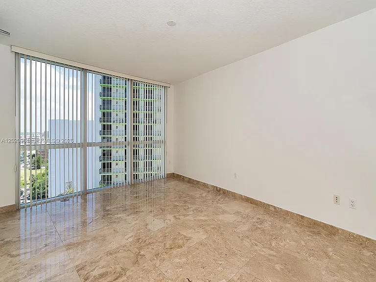 1750 N Bayshore Dr #1515 — Photo 18