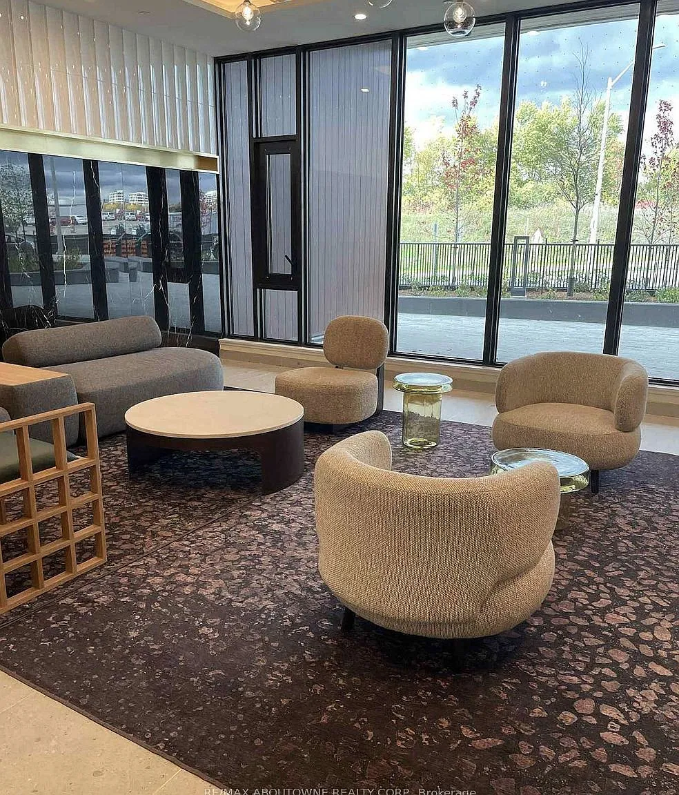 2 bed, $1,900 — Photo 4