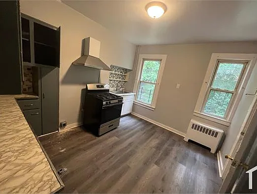 162 Waverly St #2 — Photo 1