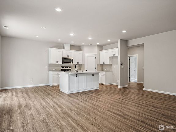 4th image of 12054 126th Avenue Ct E #10