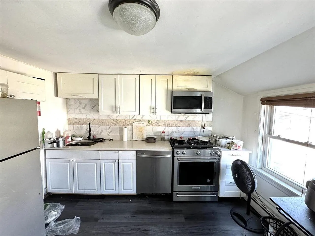 2 bed, 1.0 bath, $2,100 — Photo 4