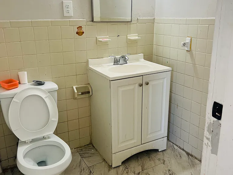 526 Western Ave #13 — Photo 14