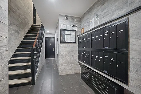 Rented by Compass | media 33