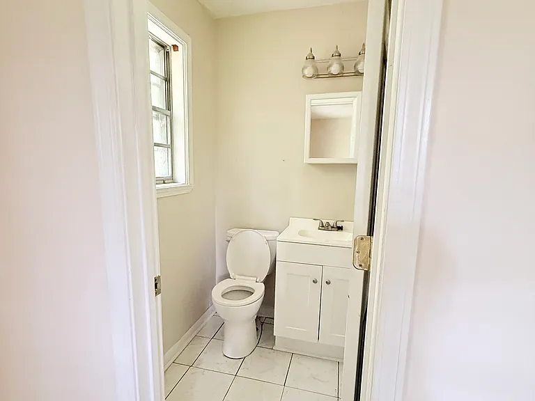 7700 Elder Ferry Rd — Photo 10