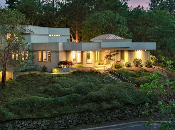 965 Pinecrest Ter, Ashland, OR 97520