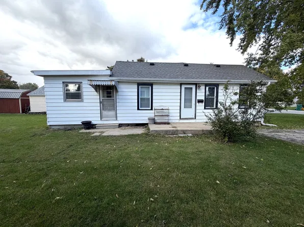 1023 Wild St, Sycamore, IL 60178