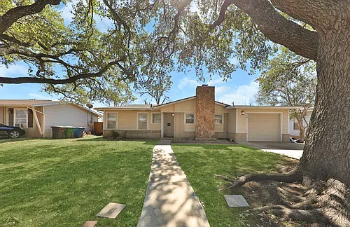 518 Dresden Dr #1 Photo 1