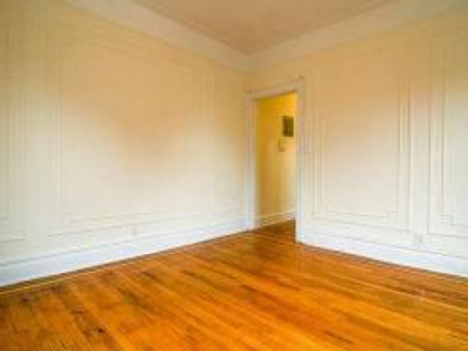 1st image of 5605 43rd Ave APT 1E