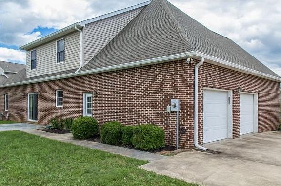 4th image of 118 Canterbury Pl