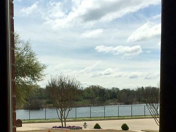 3rd image of 225 Katy Lake Dr