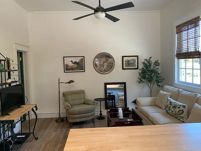 1 Sound Ave — Photo 3
