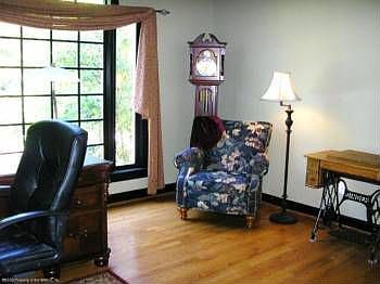 5th image of 301 Piney Creek Dr