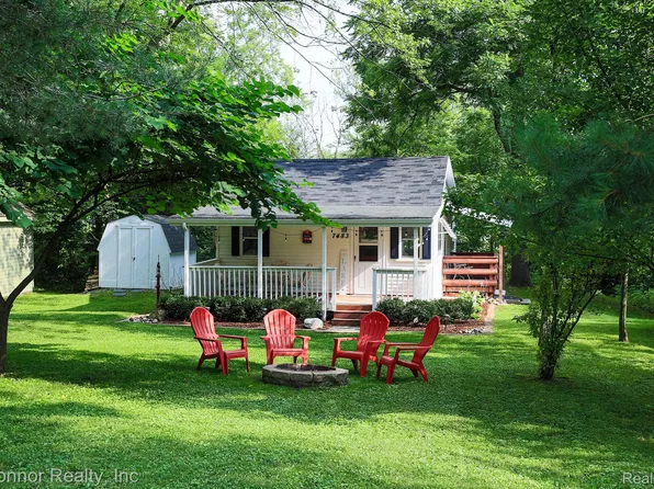 7483 Southwood Rd, Lexington, MI 48450