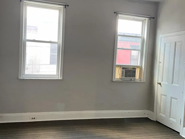 2233 Sears St — Photo 14