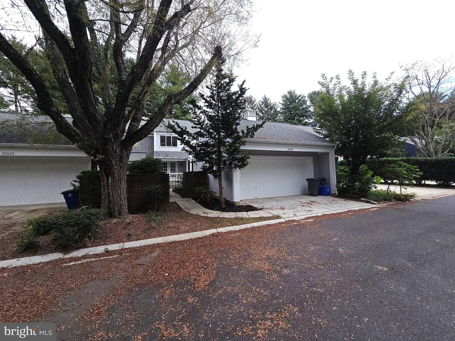 4 bed, 3.5 bath, 2457 sqft, $3,250 — Photo 2