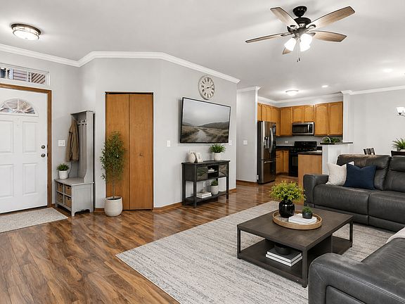 4th image of 625 Arbor Cir