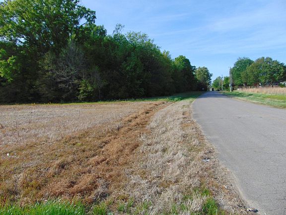 2nd image of 1206 Manley Rd