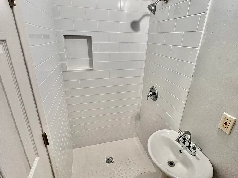 6601 Miramonte Blvd — Photo 4