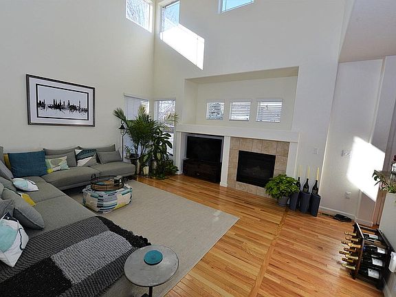 3rd image of 4542 Portofino Dr