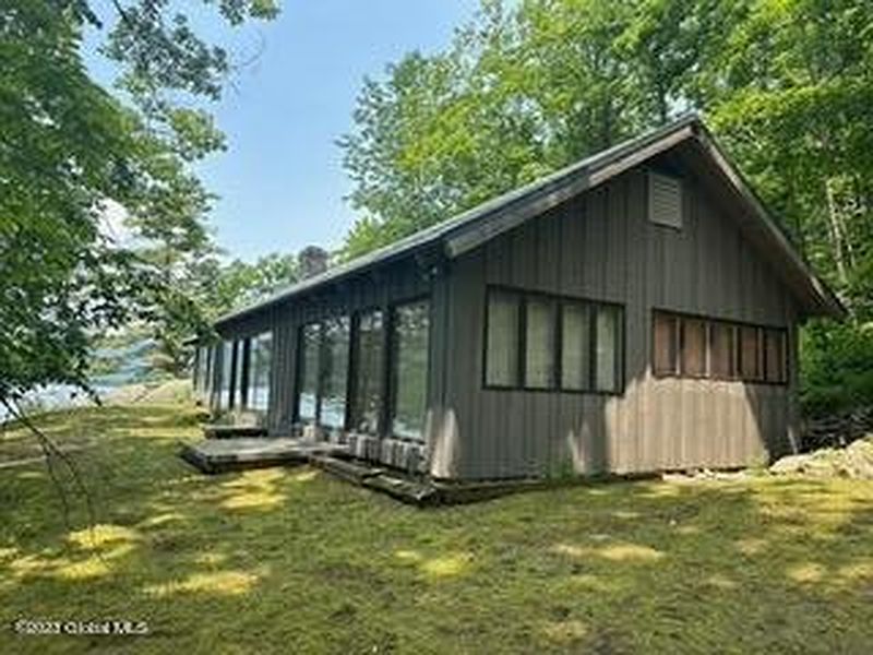 5th image of 842 Gull Bay Road