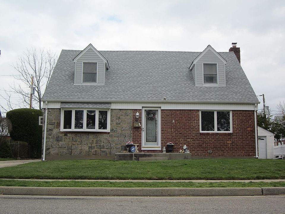 1st image of 14 Leslie Ln