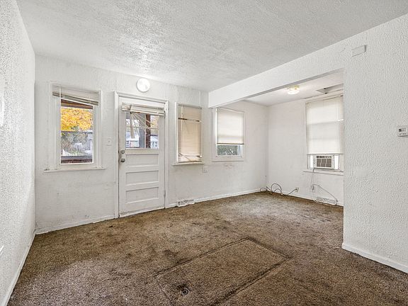 3rd image of 210 Brierhill Dr
