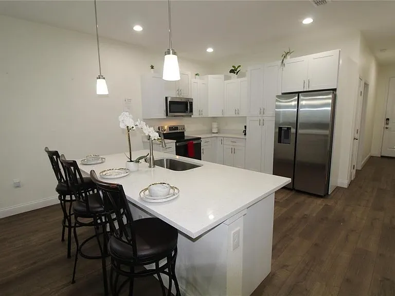 821 Land Ave — Photo 3