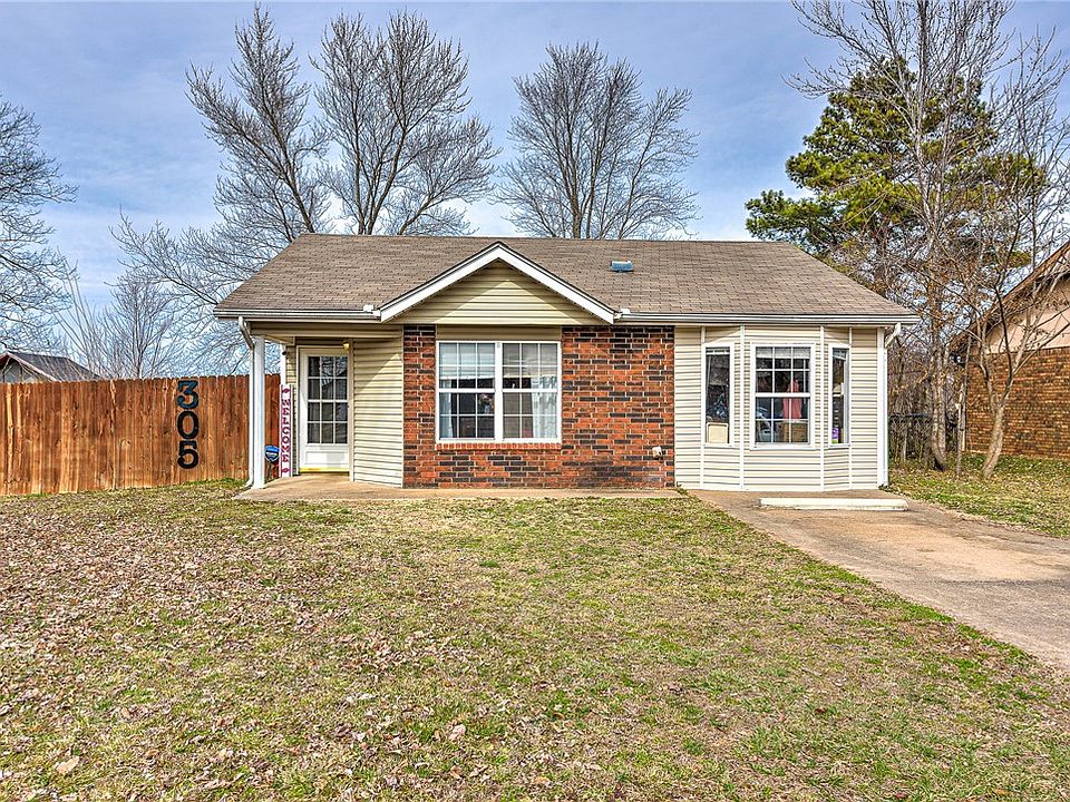 1st image of 305 W Rolling Oaks Dr