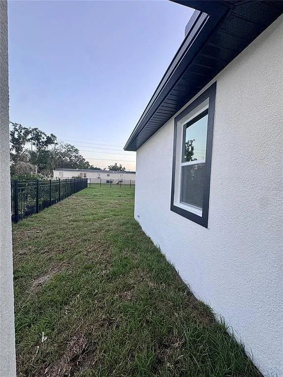 4 bed, 2.0 bath, 2000 sqft, $2,450 — Photo 2