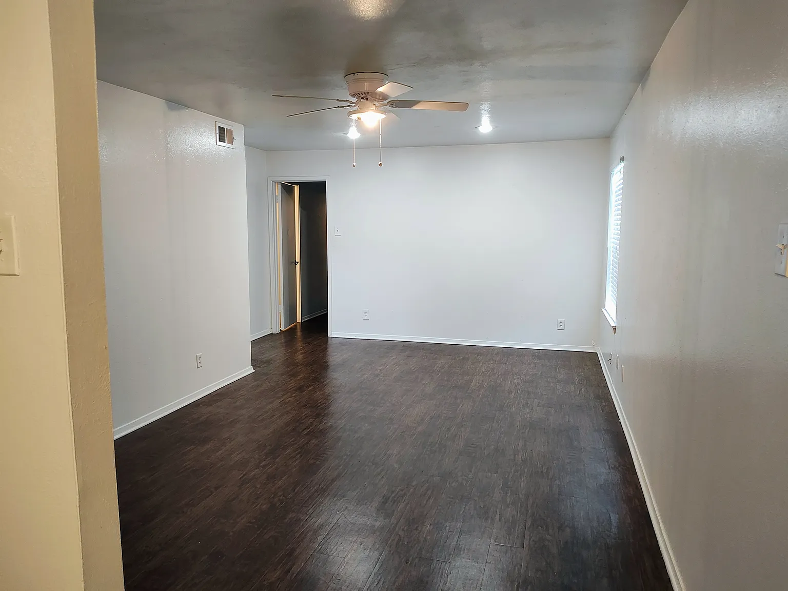 2 bed, 900 sqft, $1,210 — Photo 3
