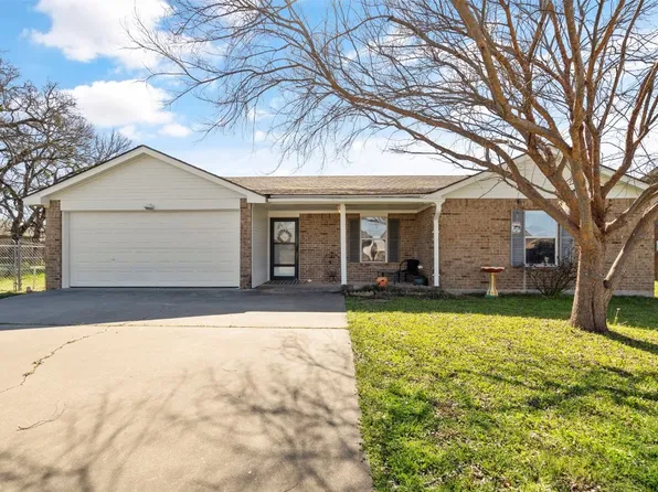 4305 Sheldon Dr, Granbury, TX 76049