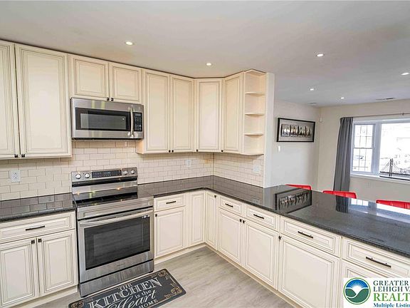 5th image of 137 Idlewild Rd