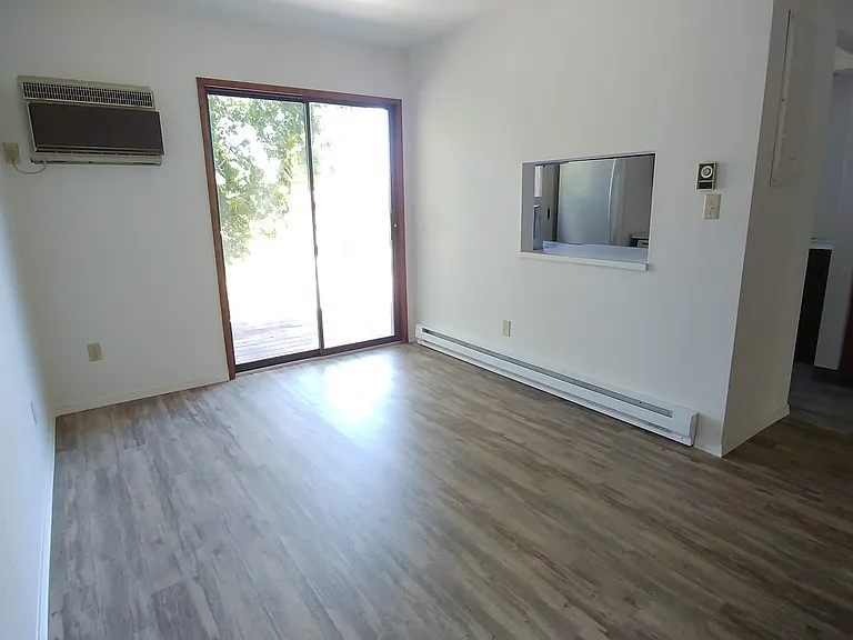 600 SW Crestview St #14 — Photo 3