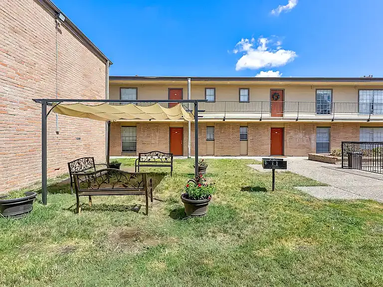 Las Velas at Hillcroft Apts. — Photo 16