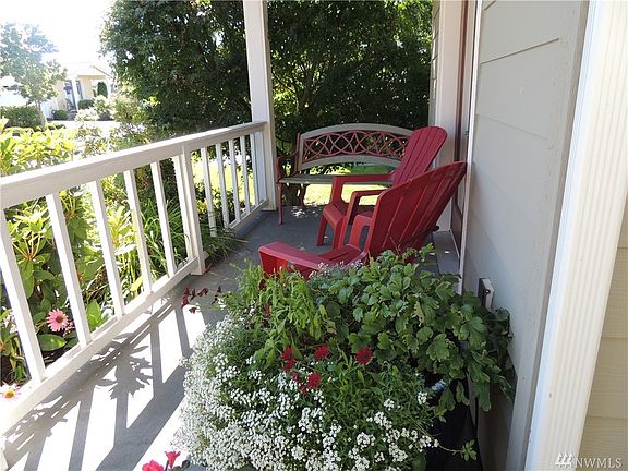 2nd image of 51 E Lobelia Dr