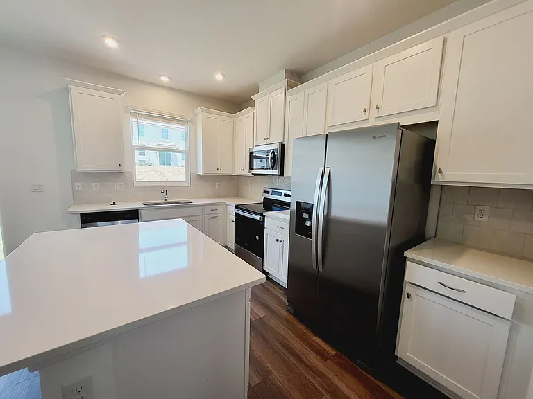 1184 Lakeshore Breeze Pl — Photo 7
