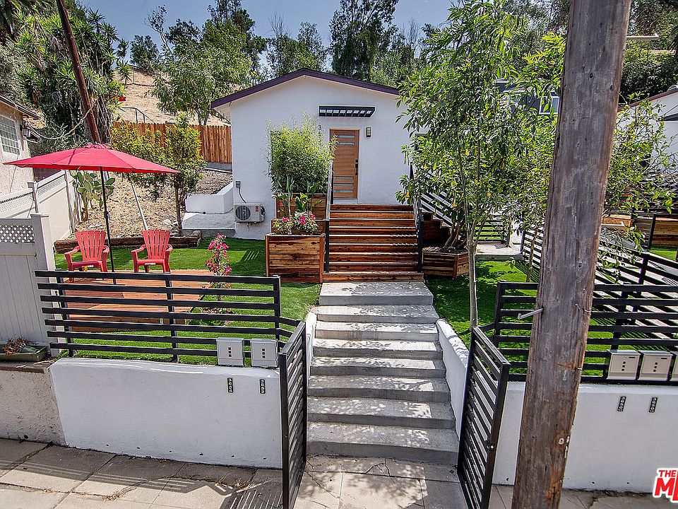 1st image of 3652 Harriman Ave
