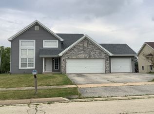 3951 Duesenberg Dr, Rockford, IL 61101