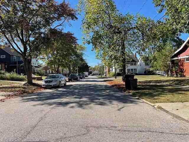 2nd image of 1917 Alvin Ave