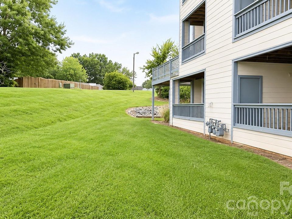1st image of 8024 Tremaine Ct
