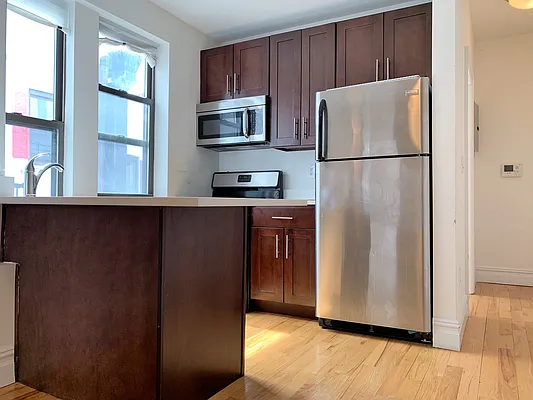 Rented by Hillel Realty Group | media 8
