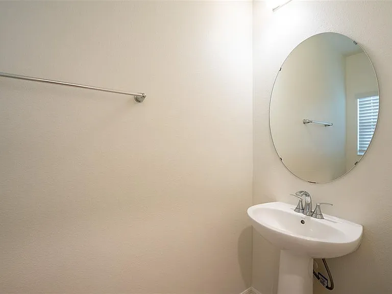 757 Stoney Point Cir — Photo 17