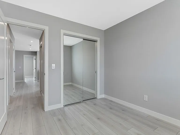 146 Creekside Dr SW #UPPER — Photo 30