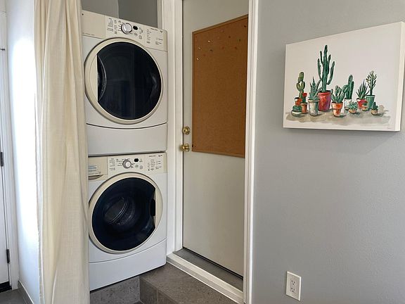 5th image of 3241 Cabrillo Mesa Dr