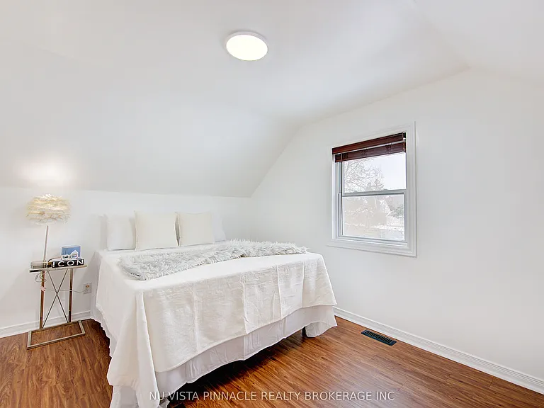 1243 Landor St — Photo 17