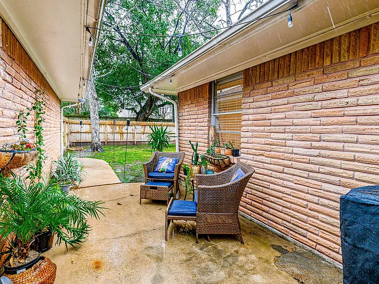 3630 Zoch Ln — Photo 27